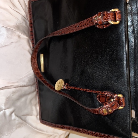 Authentic Brahmin handbag in excellent preowned condition. - Picture 7 of 7